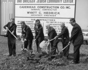 Groundbreaking at the Dan Danciger Jewish Community Center